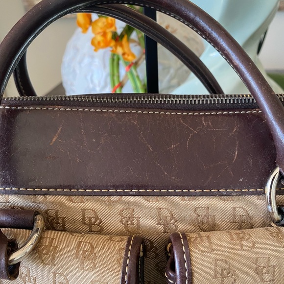 Dooney & Bourke Messenger Bag (Tan) w/Silver Hardware & Shoulder Strap. - Picture 3 of 14